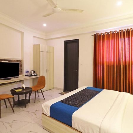 Hotel Almora Near Delhi Airport New Delhi Buitenkant foto