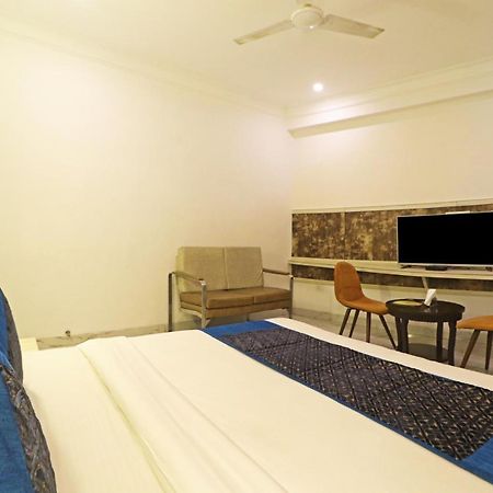 Hotel Almora Near Delhi Airport New Delhi Buitenkant foto