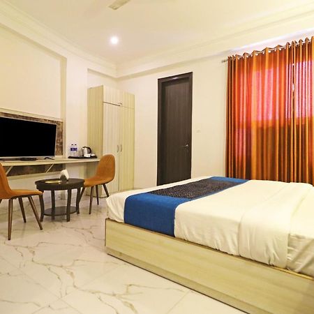Hotel Almora Near Delhi Airport New Delhi Buitenkant foto