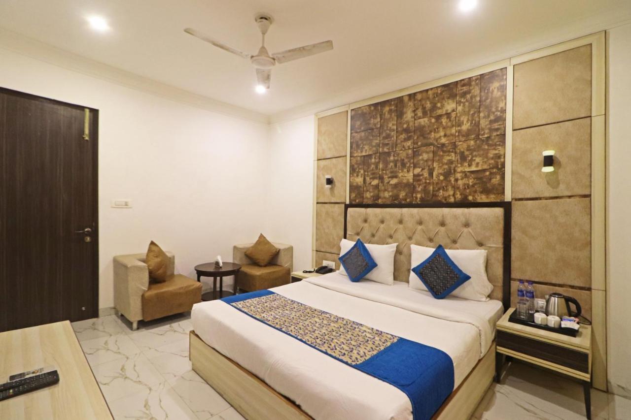 Hotel Almora Near Delhi Airport New Delhi Buitenkant foto