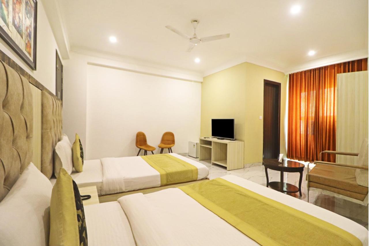 Hotel Almora Near Delhi Airport New Delhi Buitenkant foto