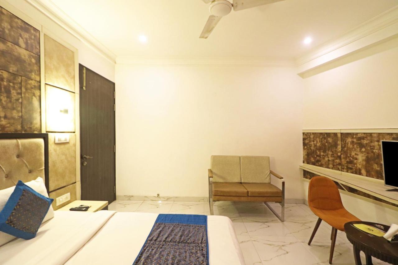 Hotel Almora Near Delhi Airport New Delhi Buitenkant foto