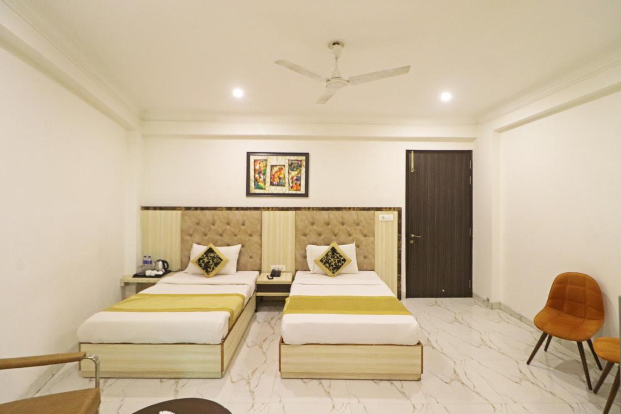 Hotel Almora Near Delhi Airport New Delhi Buitenkant foto