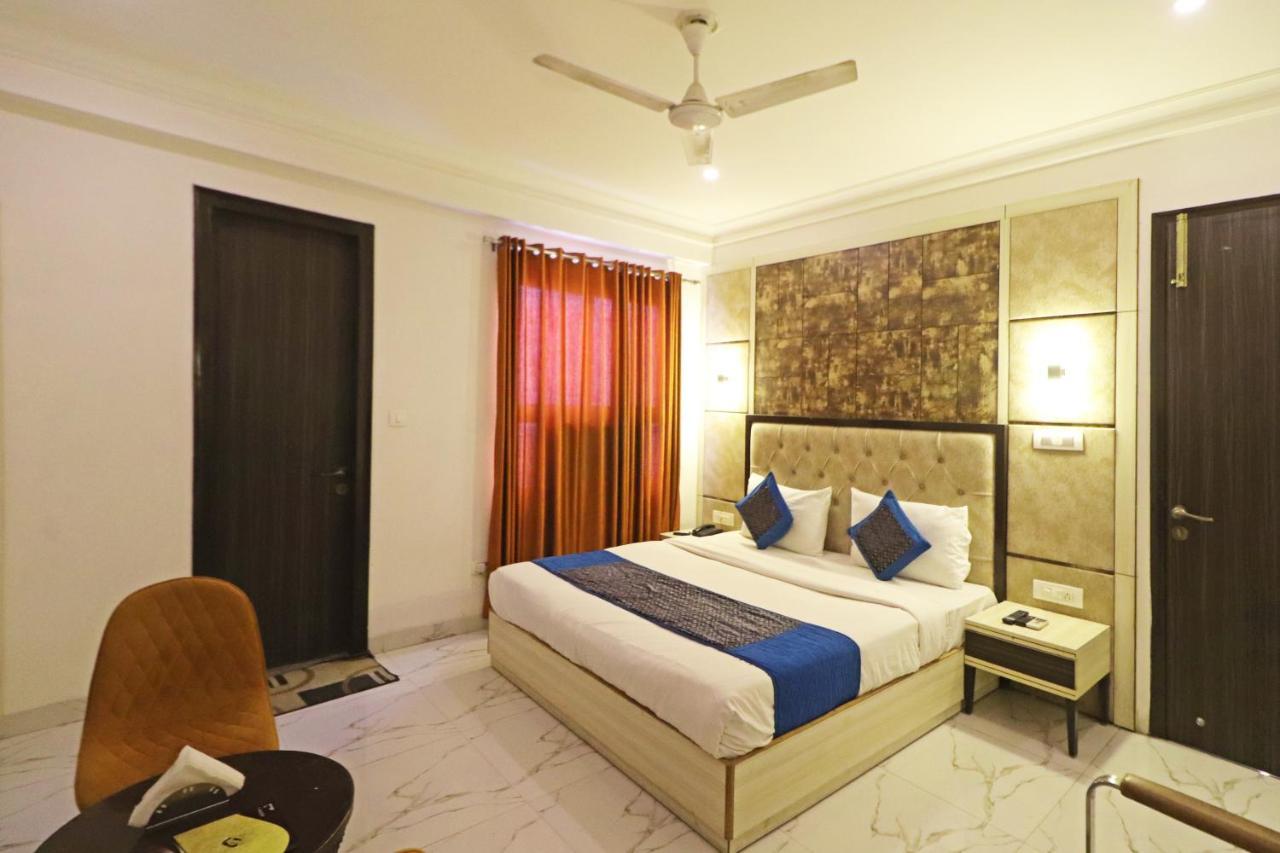 Hotel Almora Near Delhi Airport New Delhi Buitenkant foto
