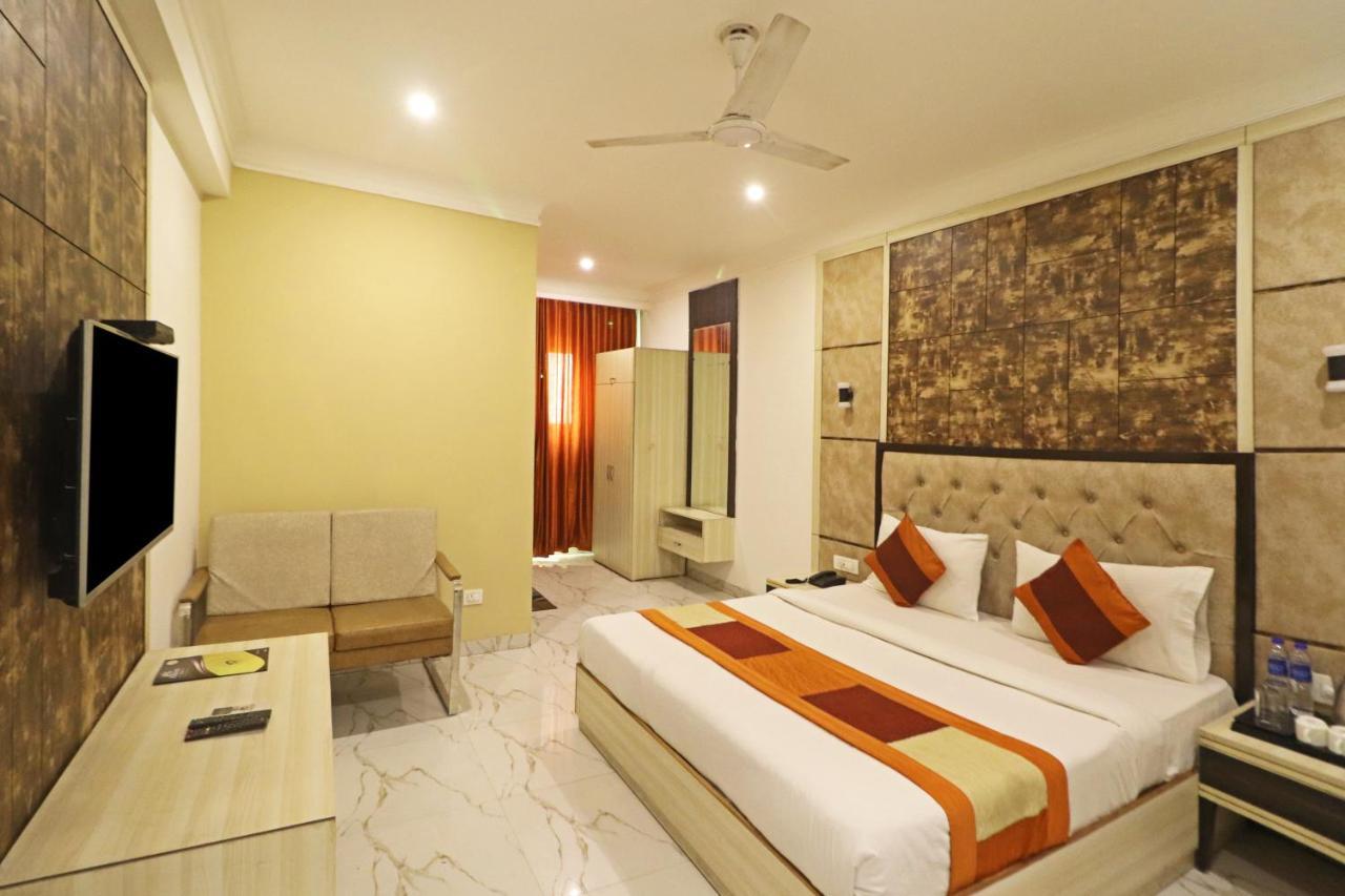 Hotel Almora Near Delhi Airport New Delhi Buitenkant foto