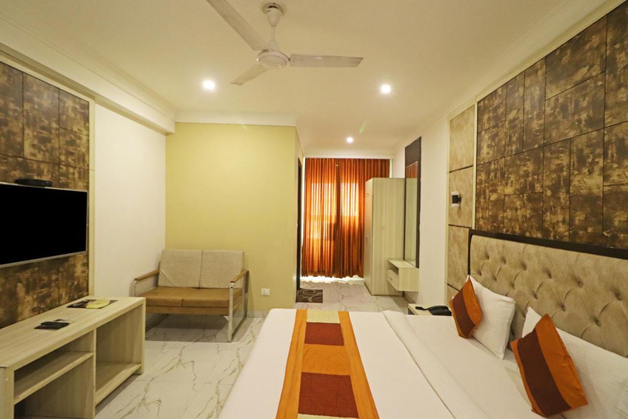 Hotel Almora Near Delhi Airport New Delhi Buitenkant foto