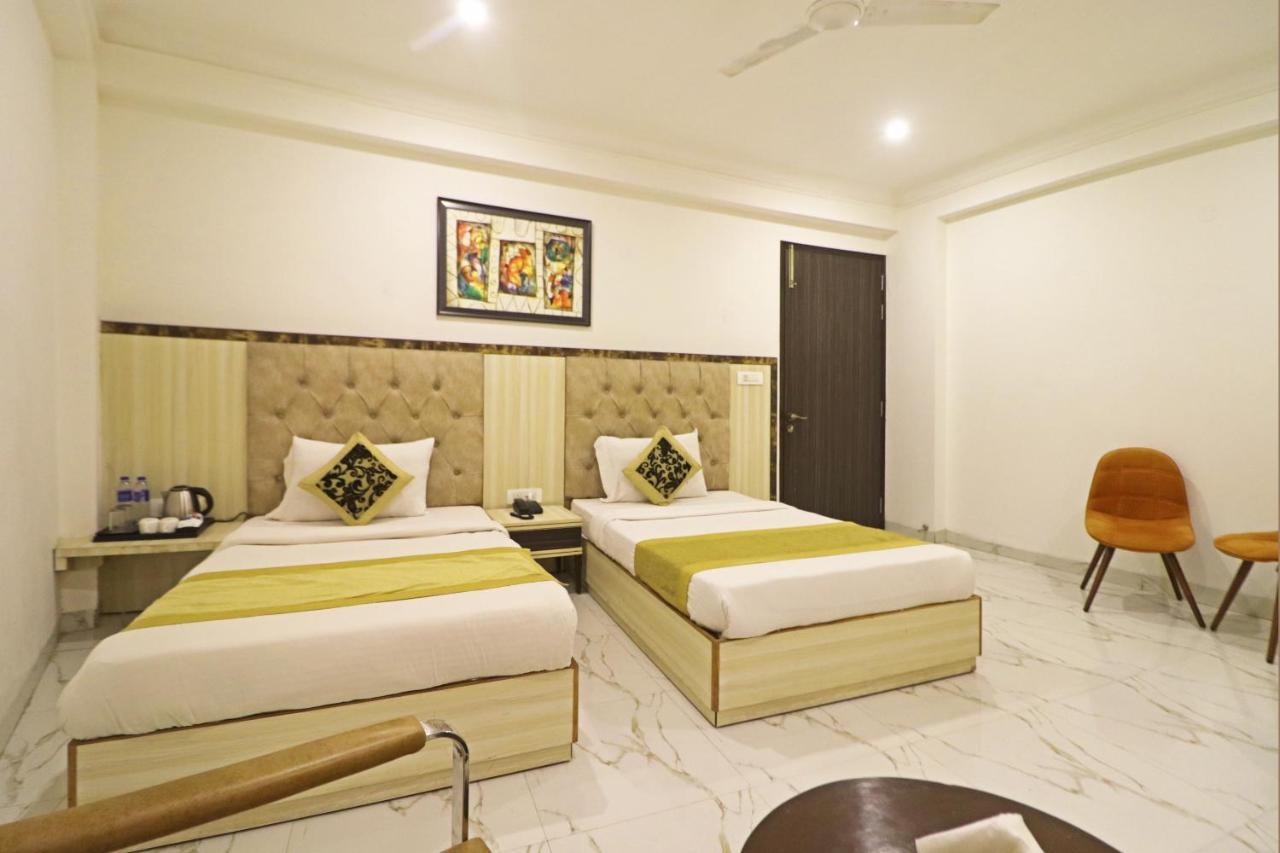 Hotel Almora Near Delhi Airport New Delhi Buitenkant foto