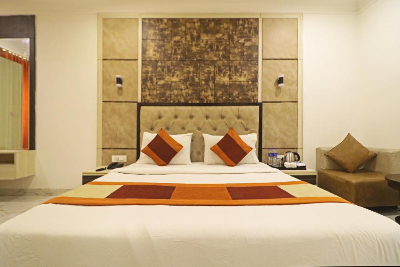 Hotel Almora Near Delhi Airport New Delhi Buitenkant foto