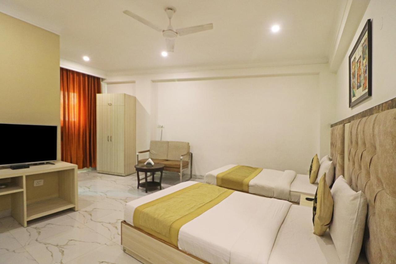 Hotel Almora Near Delhi Airport New Delhi Buitenkant foto