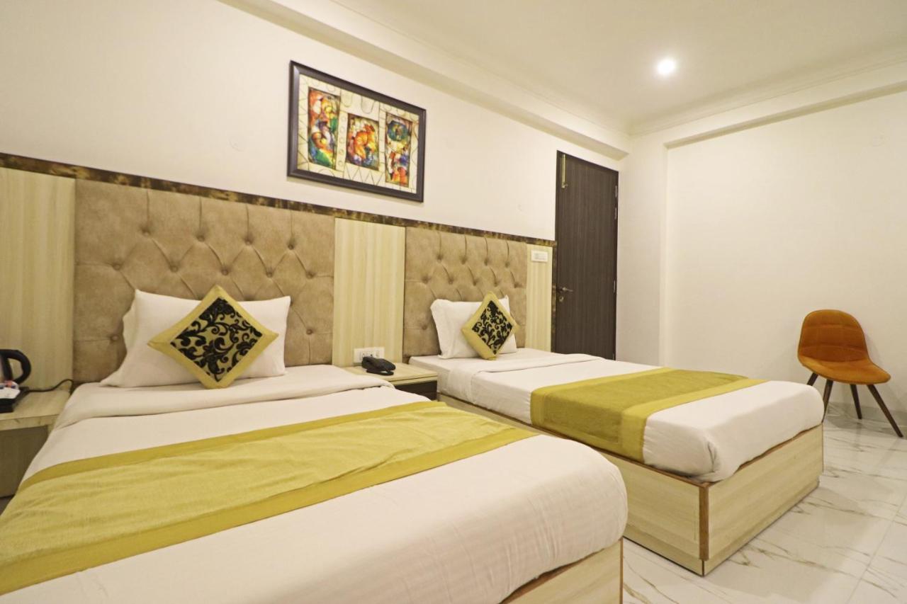 Hotel Almora Near Delhi Airport New Delhi Buitenkant foto