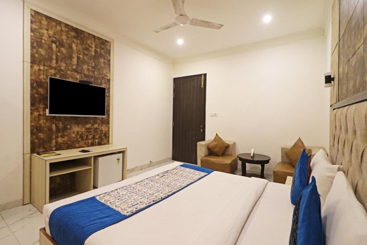 Hotel Almora Near Delhi Airport New Delhi Buitenkant foto