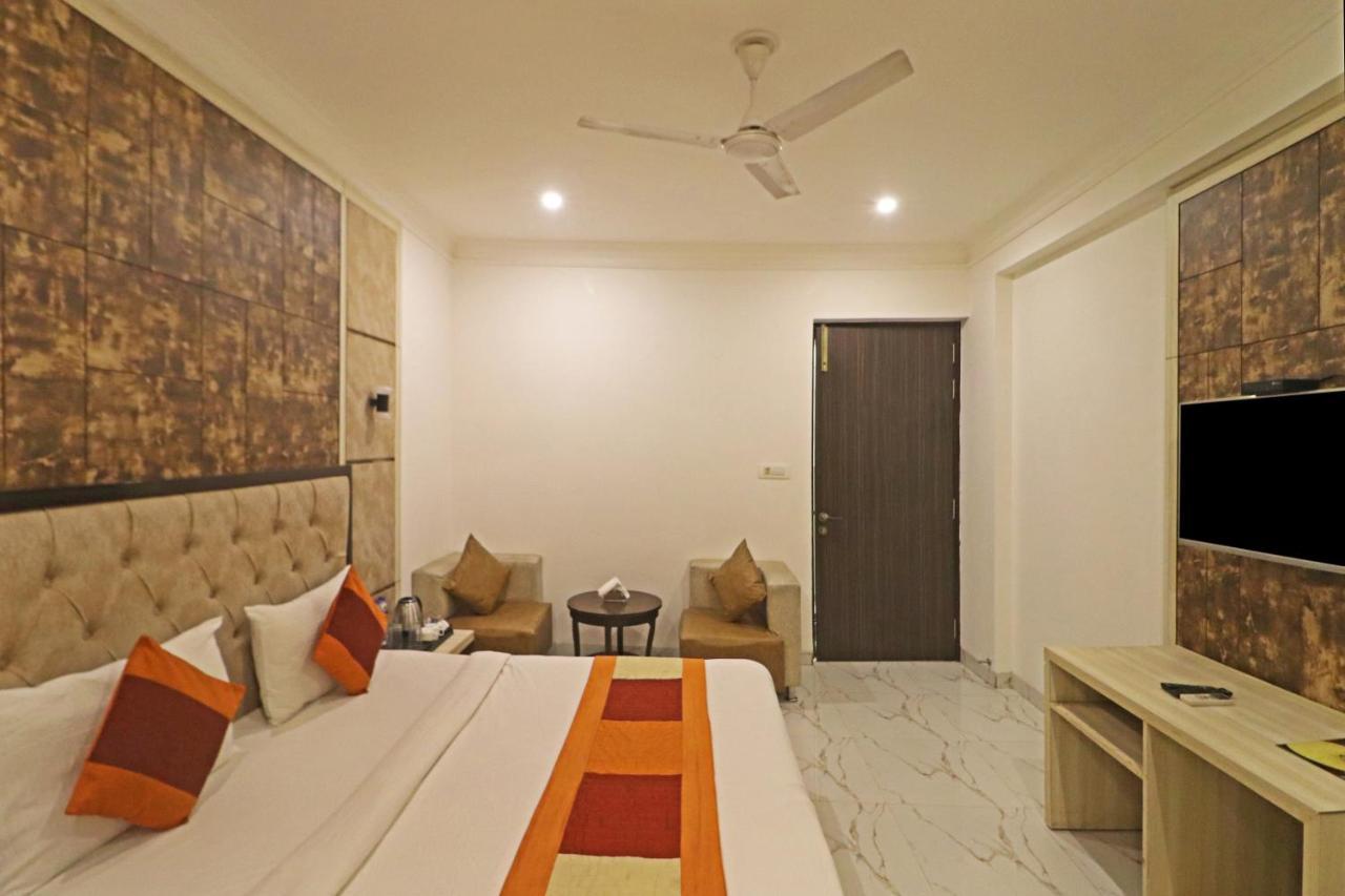 Hotel Almora Near Delhi Airport New Delhi Buitenkant foto