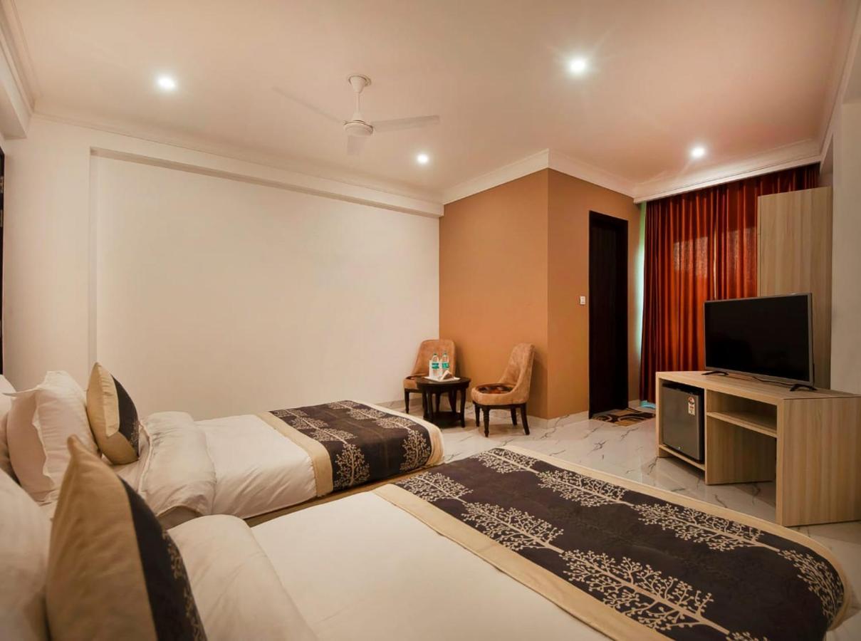 Hotel Almora Near Delhi Airport New Delhi Buitenkant foto