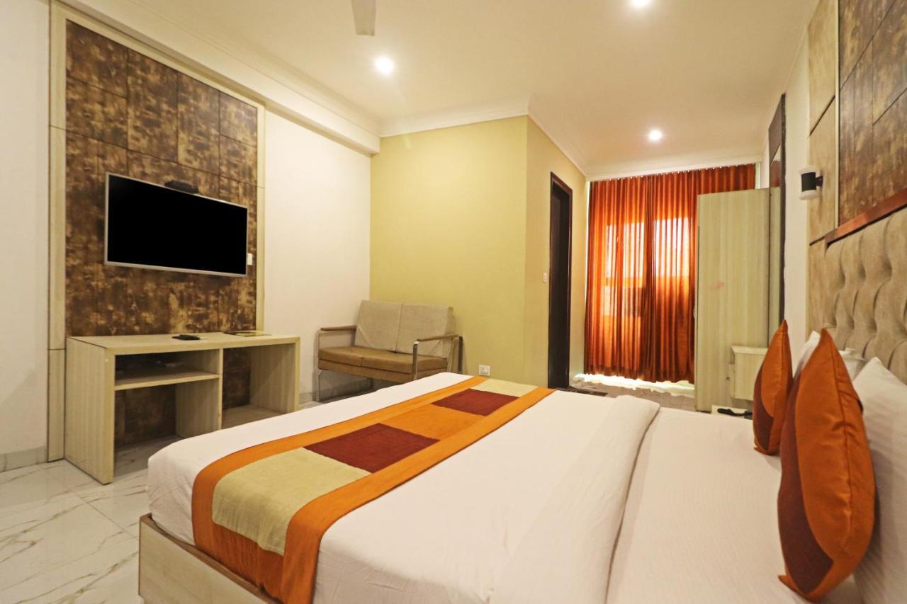 Hotel Almora Near Delhi Airport New Delhi Buitenkant foto