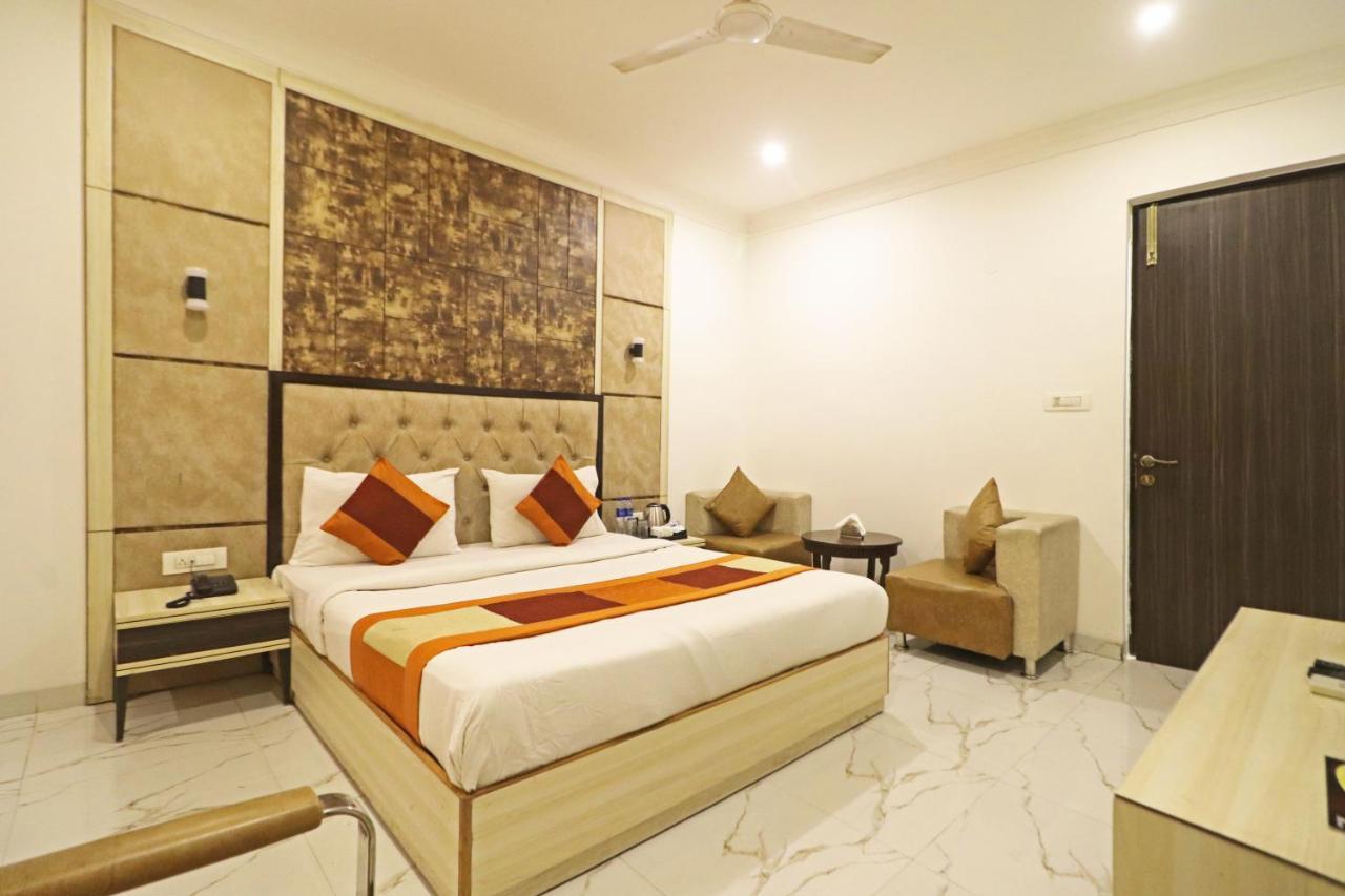 Hotel Almora Near Delhi Airport New Delhi Buitenkant foto