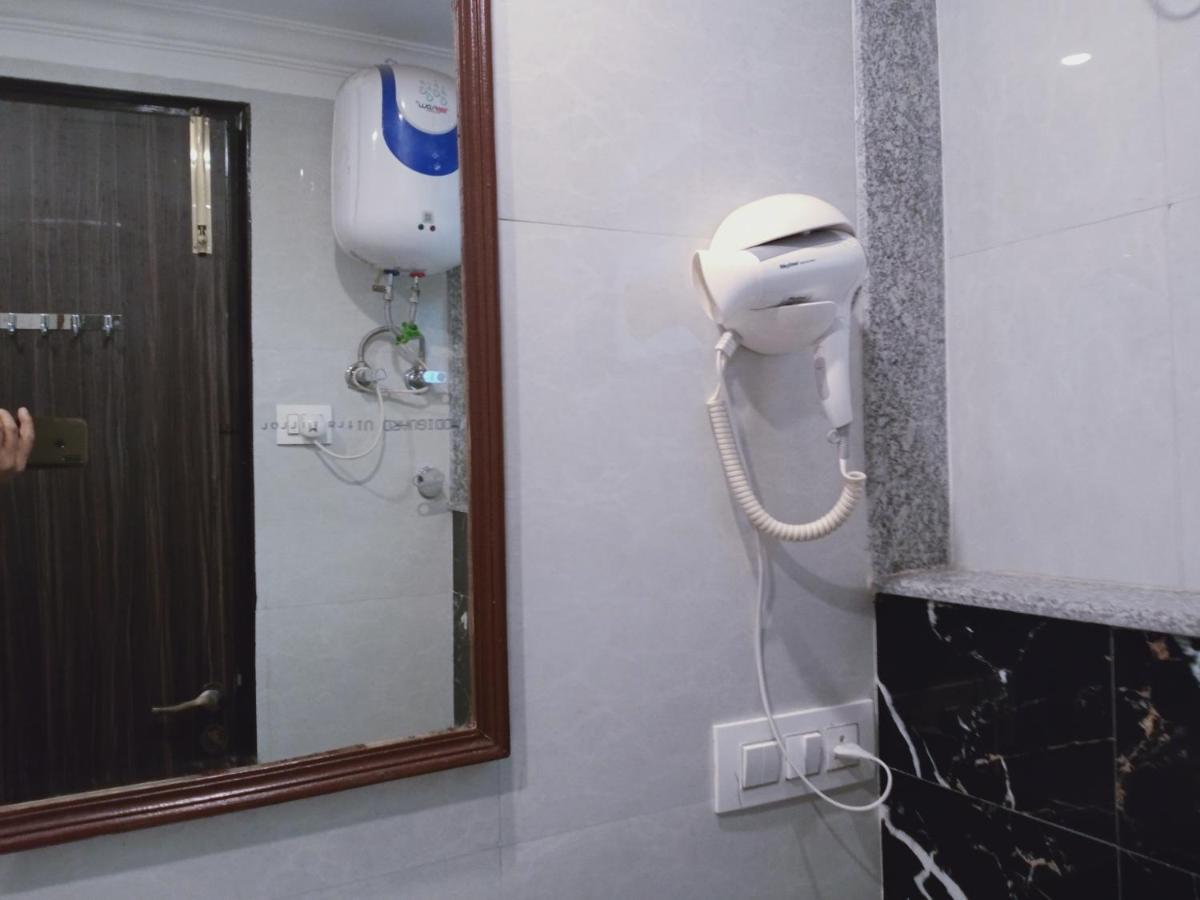 Hotel Almora Near Delhi Airport New Delhi Buitenkant foto