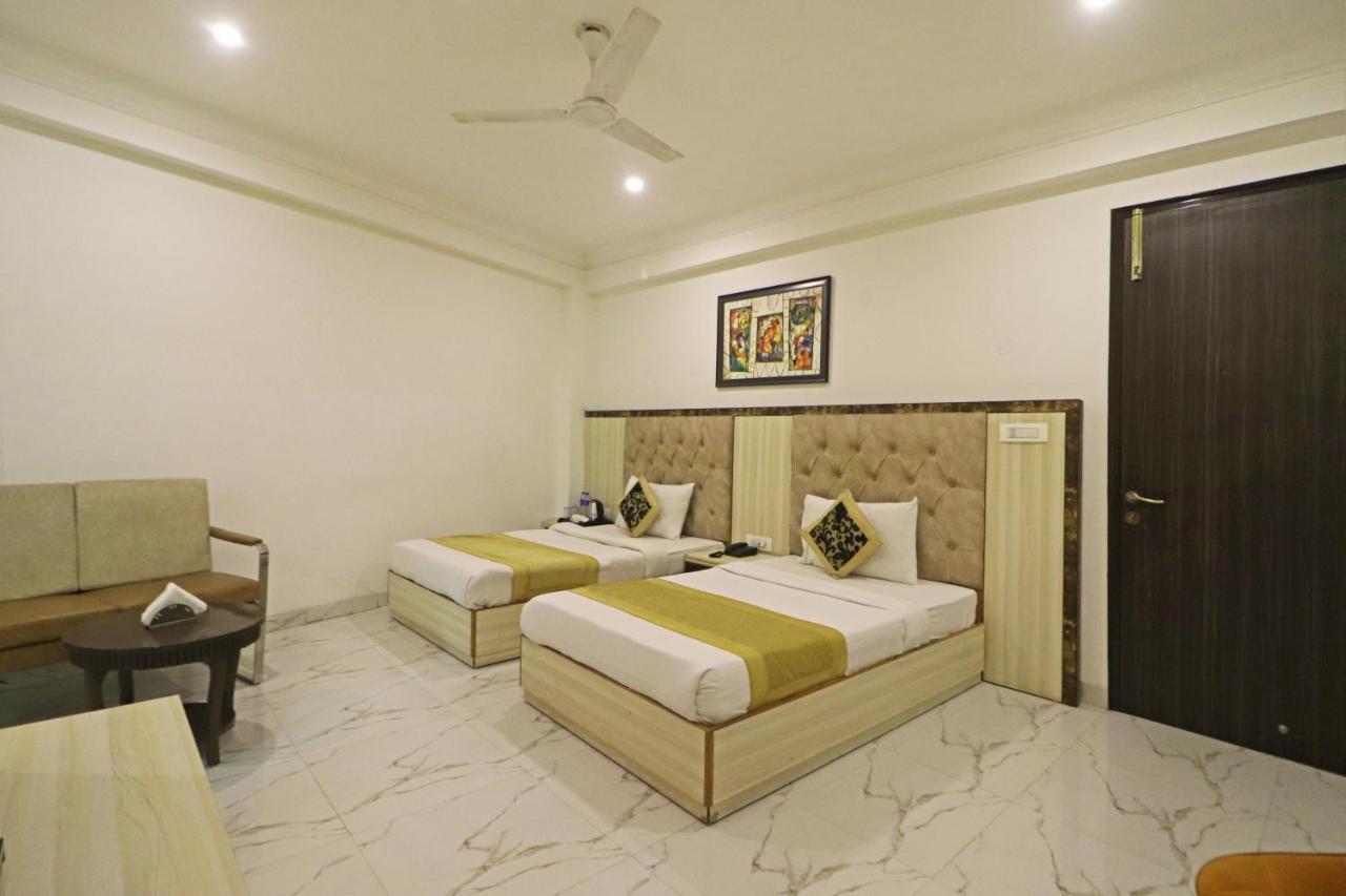 Hotel Almora Near Delhi Airport New Delhi Buitenkant foto