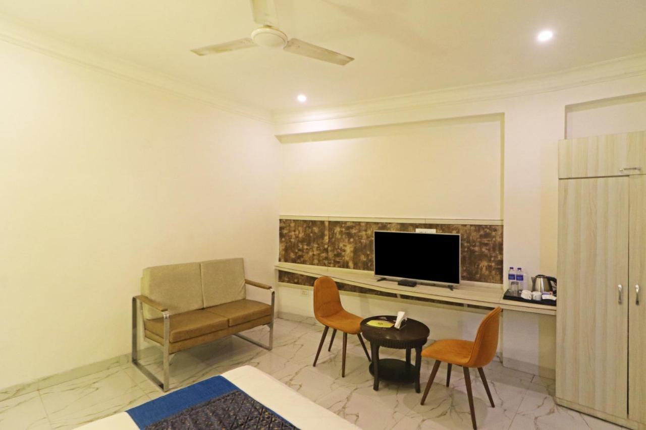 Hotel Almora Near Delhi Airport New Delhi Buitenkant foto