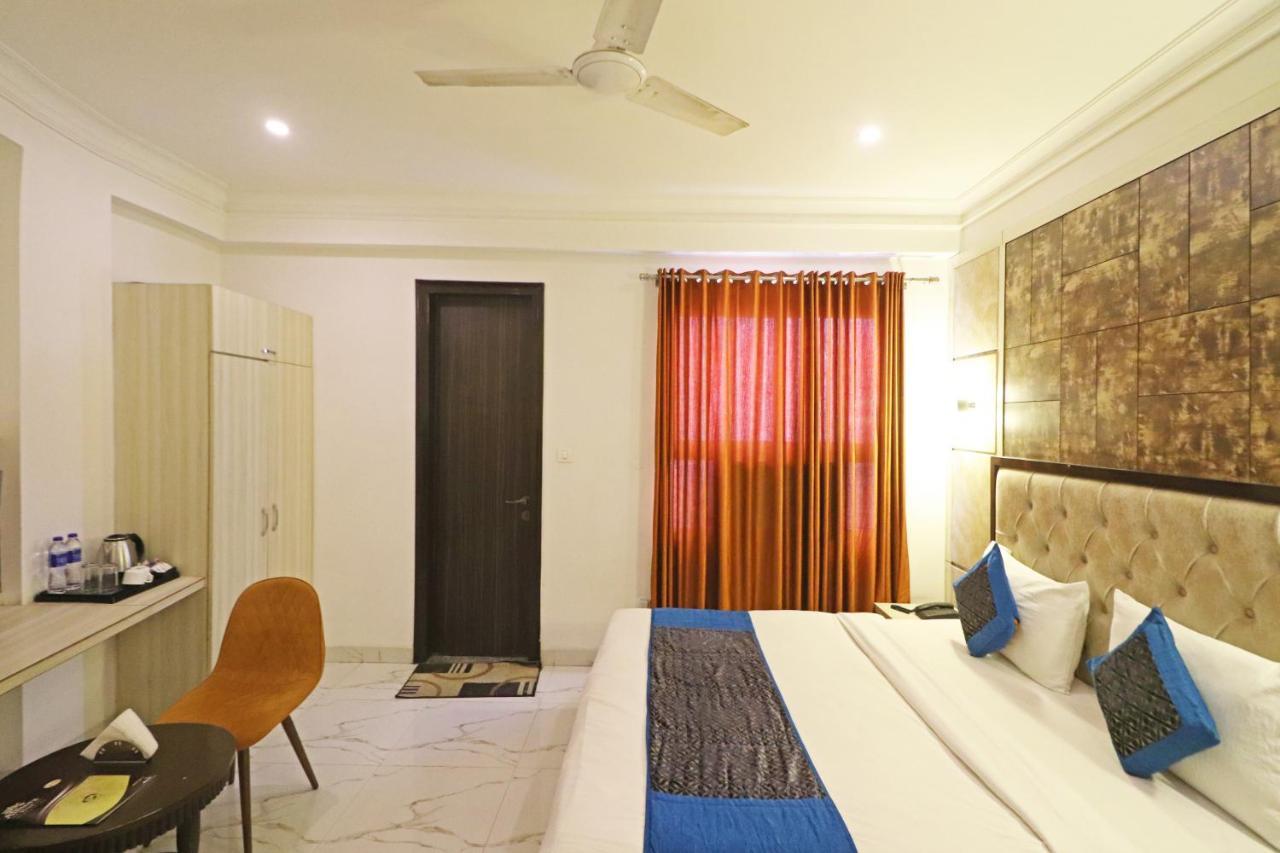 Hotel Almora Near Delhi Airport New Delhi Buitenkant foto