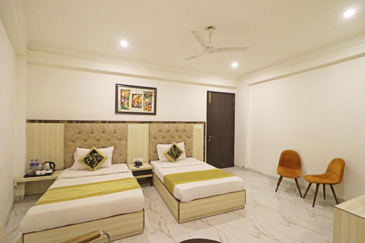 Hotel Almora Near Delhi Airport New Delhi Buitenkant foto