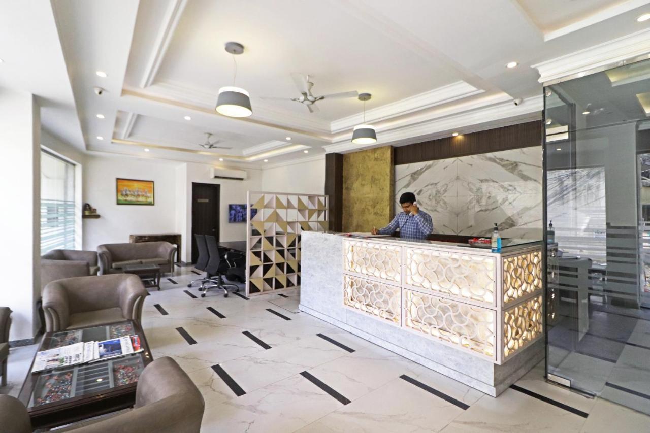 Hotel Almora Near Delhi Airport New Delhi Buitenkant foto