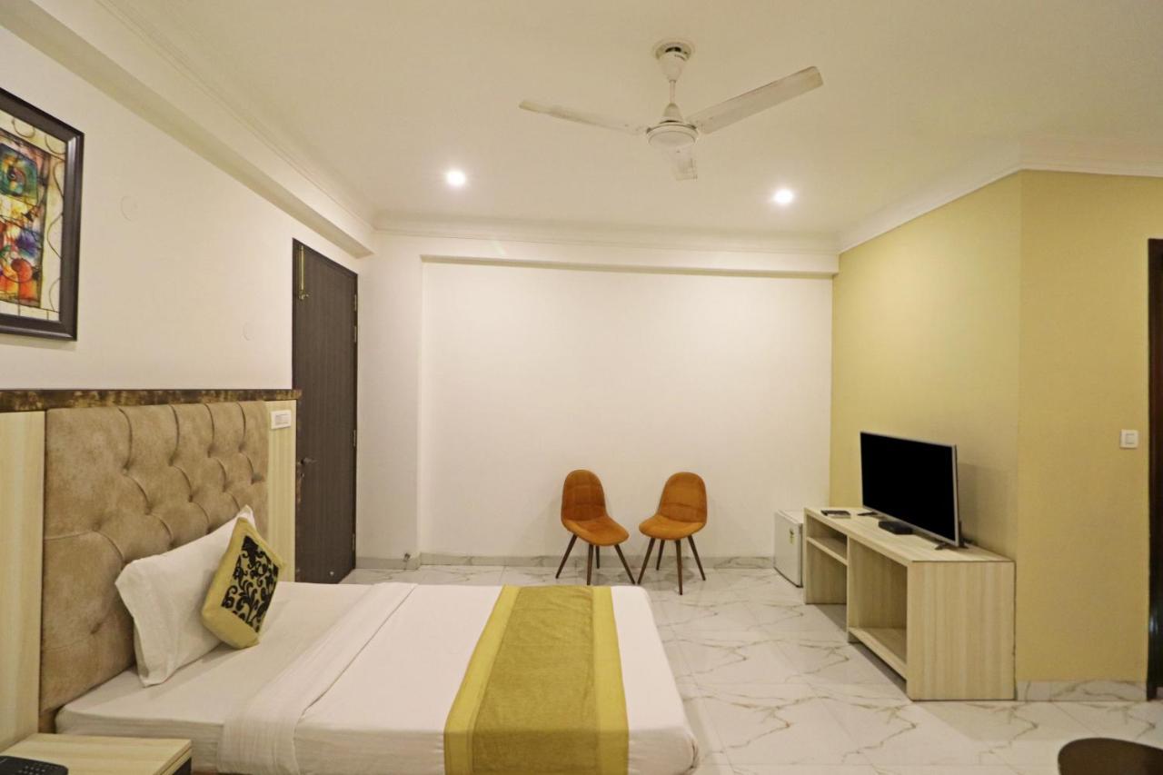 Hotel Almora Near Delhi Airport New Delhi Buitenkant foto